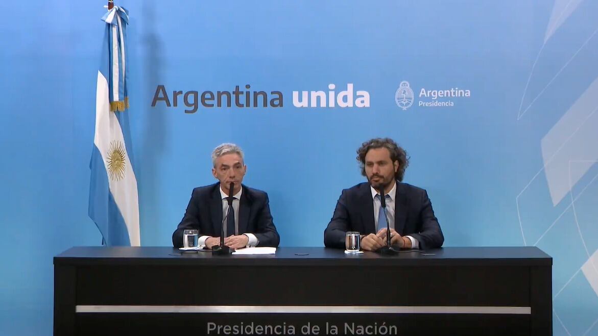 El ministro de Transporte, Mario Meoni, junto al jefe de Gabinete, Santiago Cafiero.
