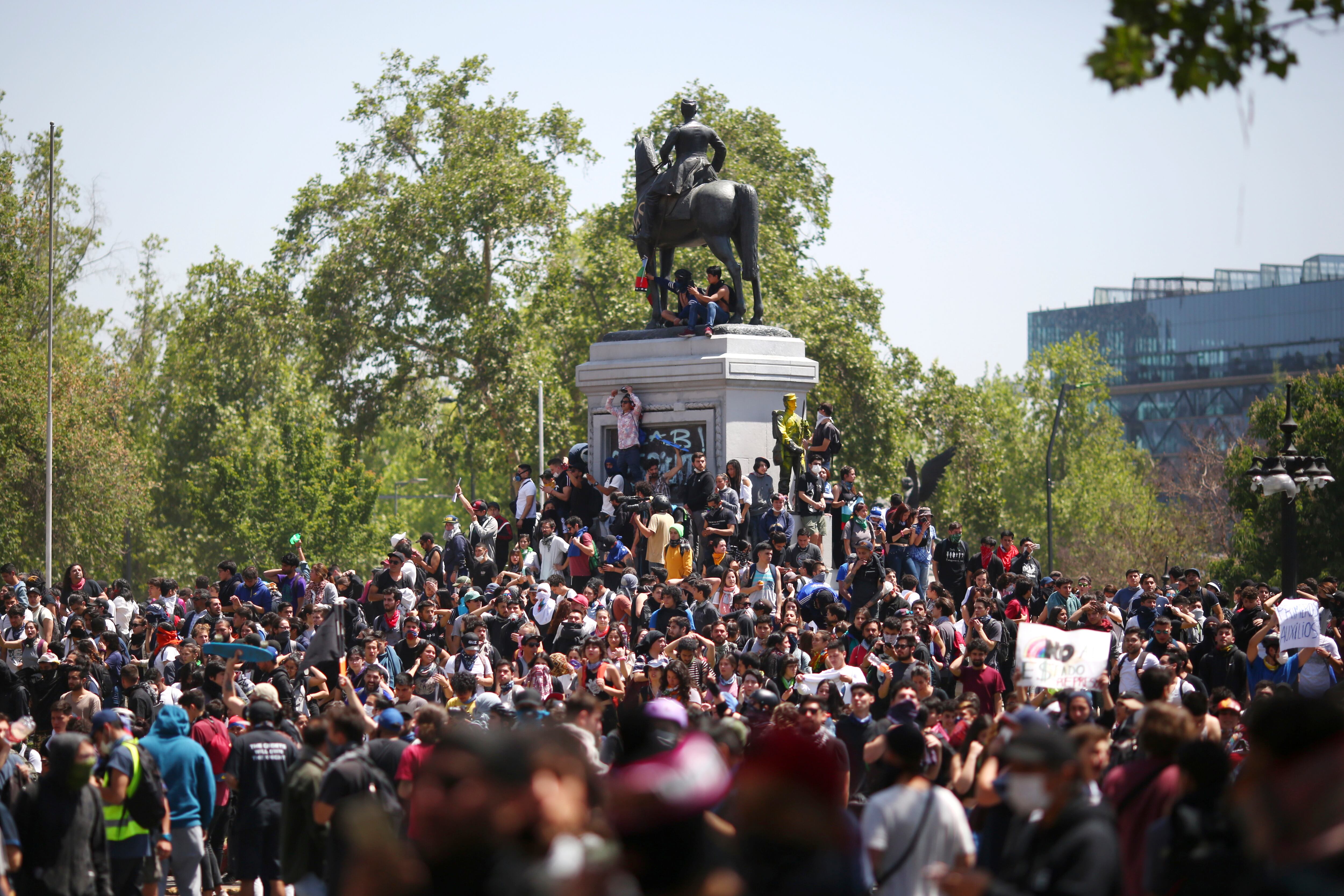 Tras varias jornadas de protestas por el aumento de subte, hoy se cumple un paro general en Chile.