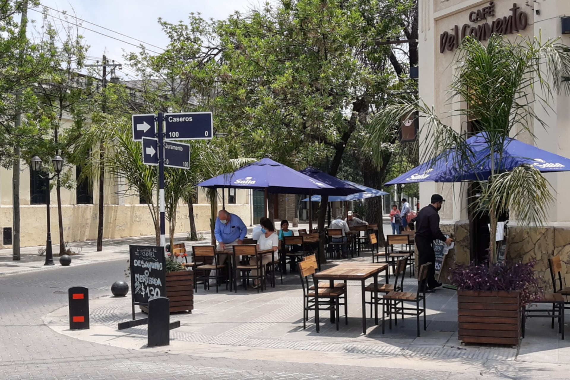 Gastronómicos al aire libre y hasta la 1 de la madrugada