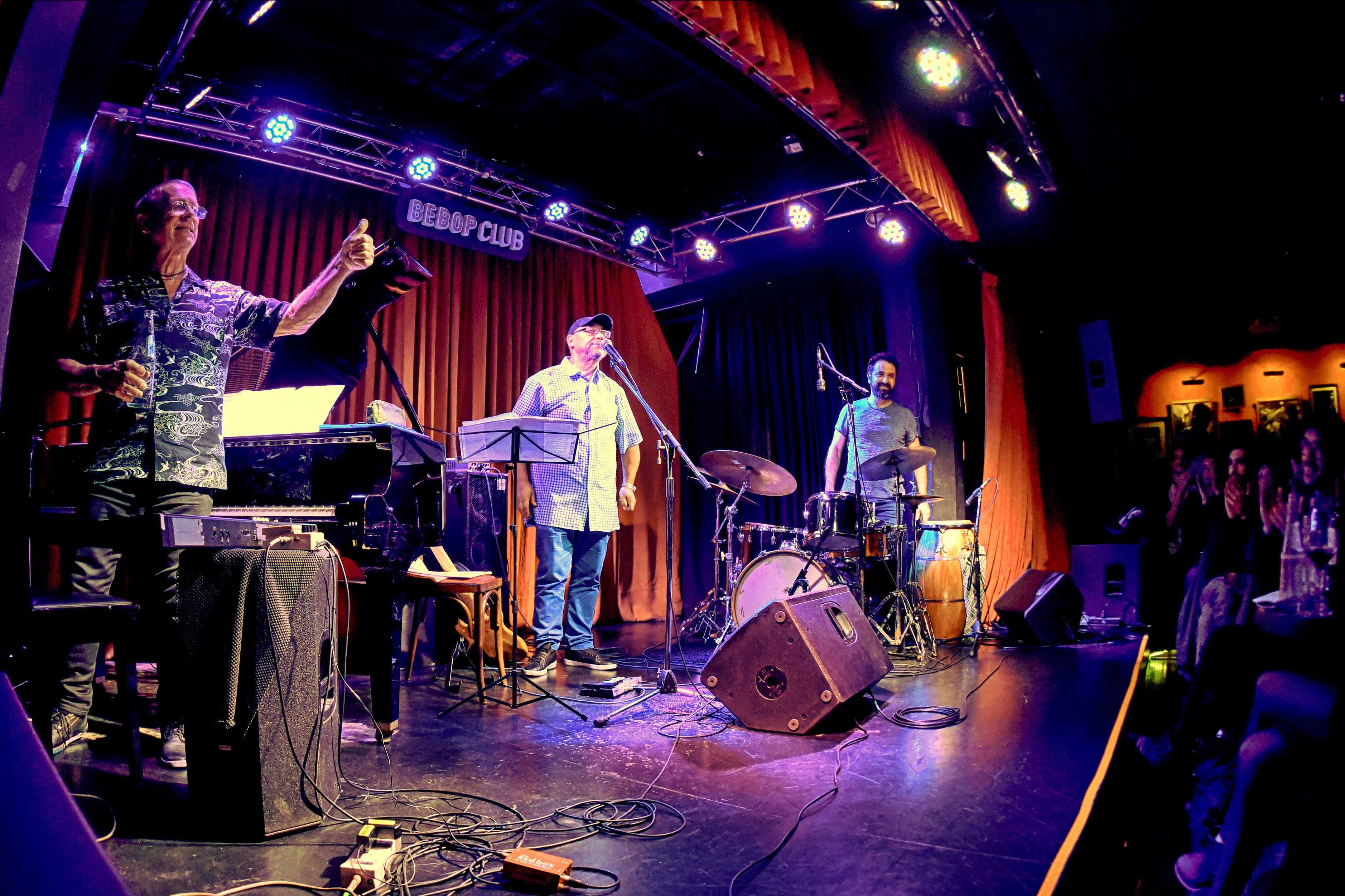 Fattoruso, Maza y Miodownik forman esta "entidad sonora en desarrollo".