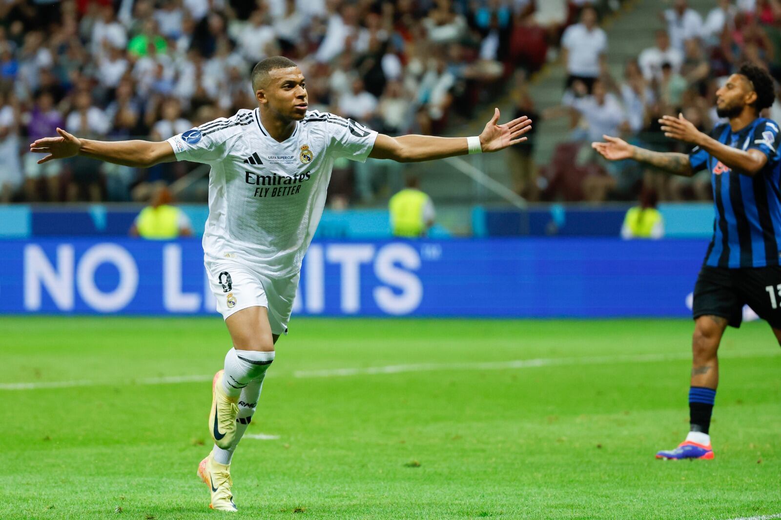 Mbappé celebra su primer gol con la camiseta del Real Madrid
