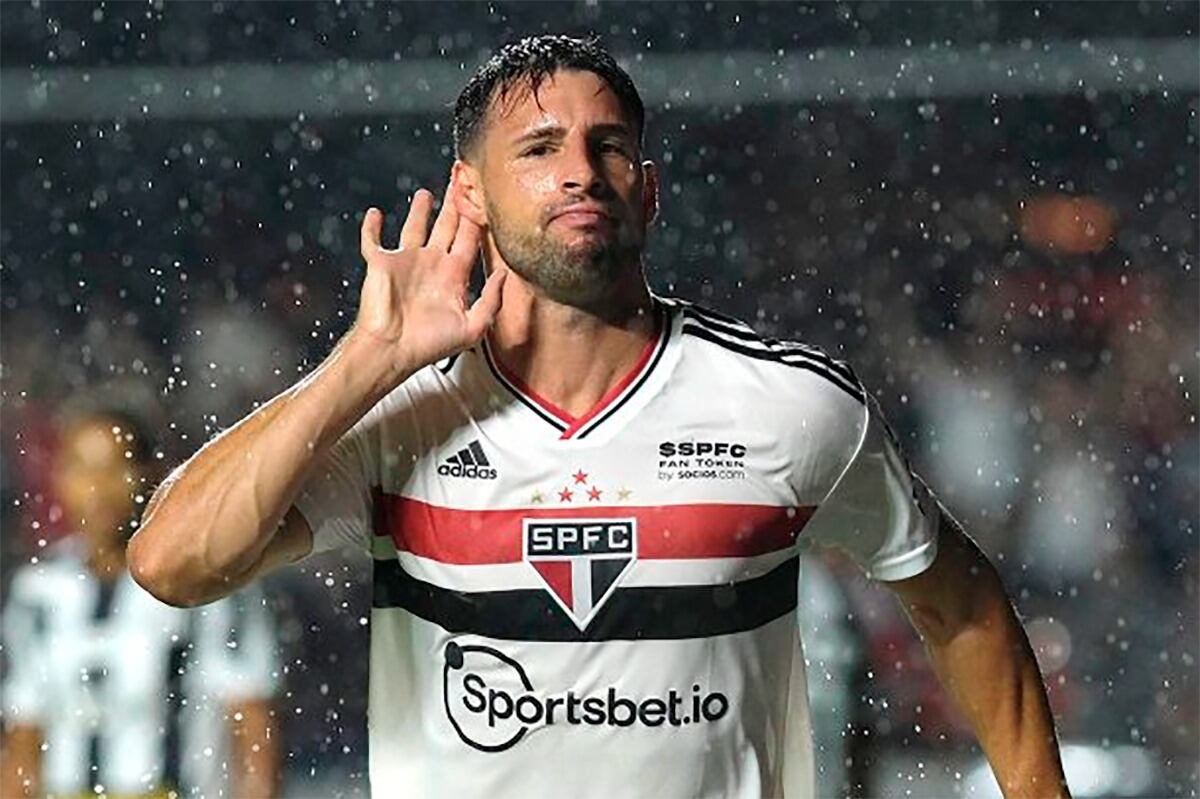 El San Pablo, donde juega Jonathan Calleri, está sponsoreado por una empresa de apuestas