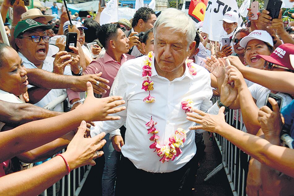 El izquierdista López Obrador es el favorito para ganar los comicios del 1º de julio.