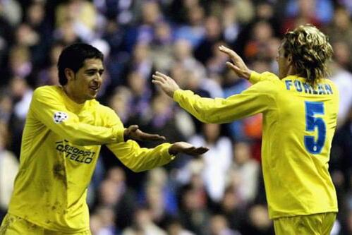 Juan Román Riquelme y Diego Forlán, juntos en el Villarreal.
