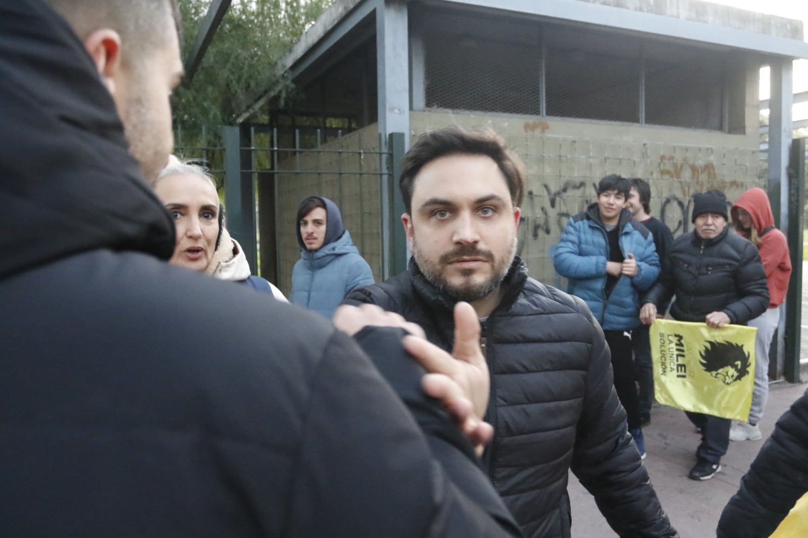 Marra sigue su prédica de motosierra