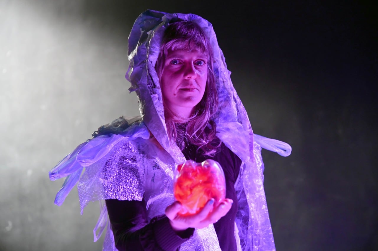 "Eva es la madre de la humanidad, pero su historia no estaba contada desde su perspectiva", dice Bonelli