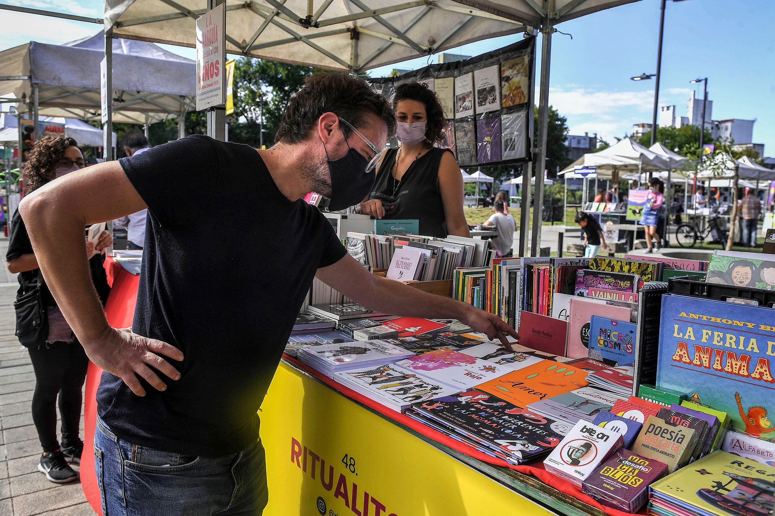 "Volvemos a reunirnos alrededor del libro", se entusiasman en la Felba.