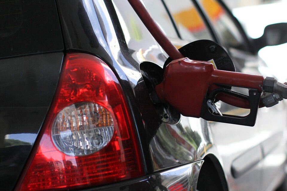 El litro de nafta premium en la Ciudad de Buenos Aires trepó a 1033 pesos. 