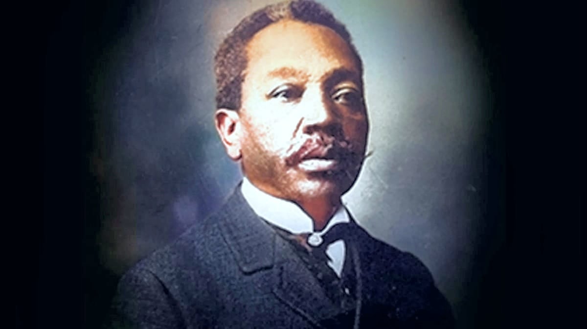 Gabino Ezeiza. Color: gentileza Marcos Pérez Rabasa