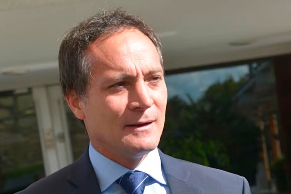 Espínola busca su destino en La Libertad Avanza.