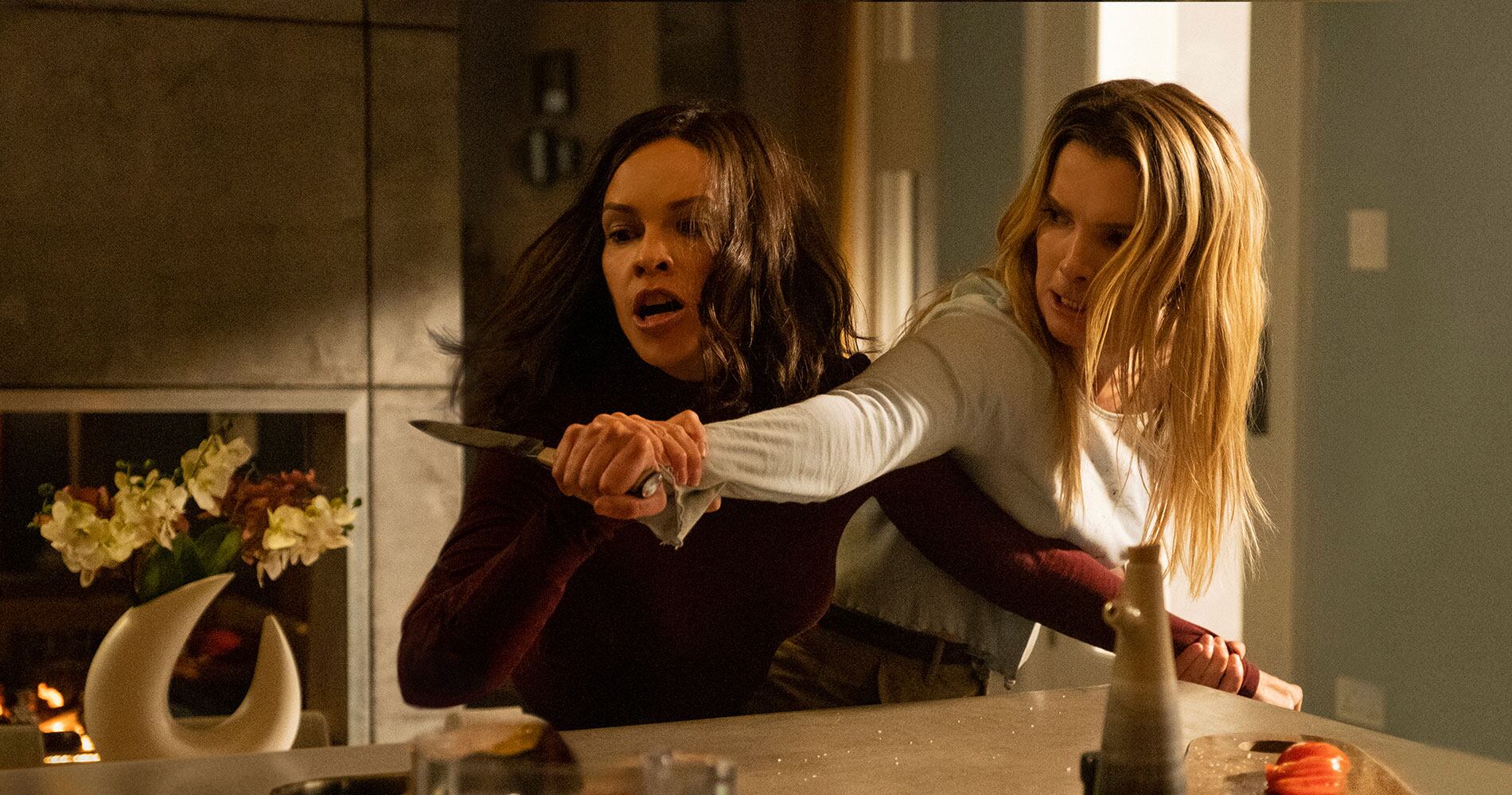 Hilary Swank se da mucha maña en la cocina. 