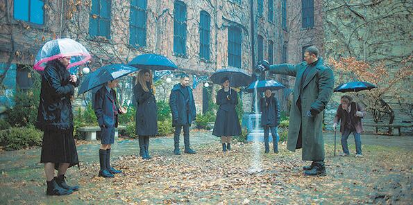 The Umbrella Academy tiene un tono dark y se sumerge en la cultura rockera.