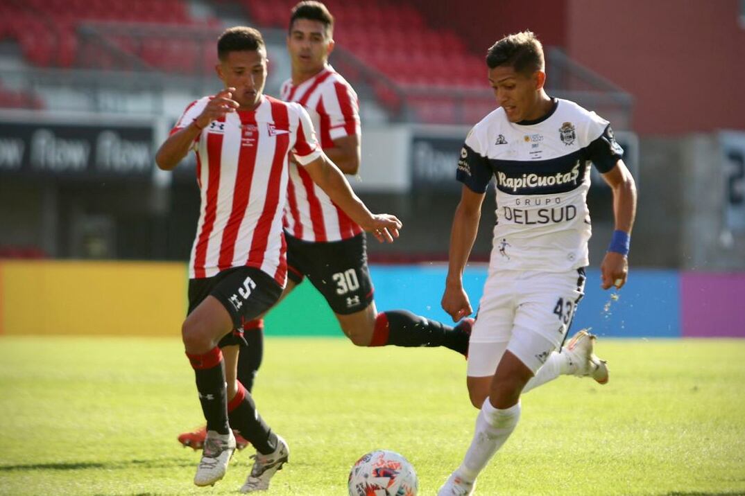 El último clásico platense, en abril de este año, finalizó sin goles