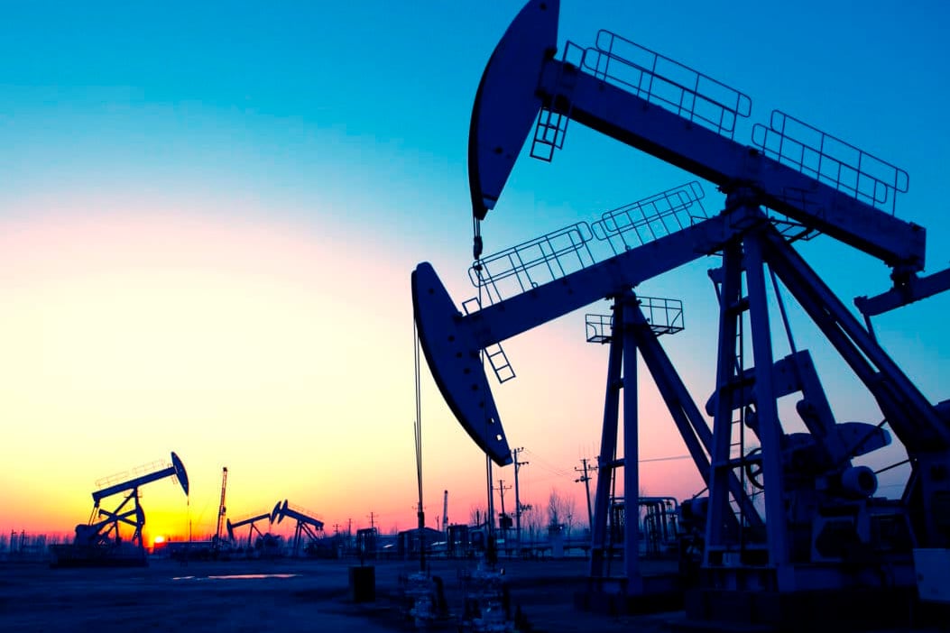 La utilización de los combustibles fósiles, el gas, el petróleo y carbón producen el efecto invernadero.