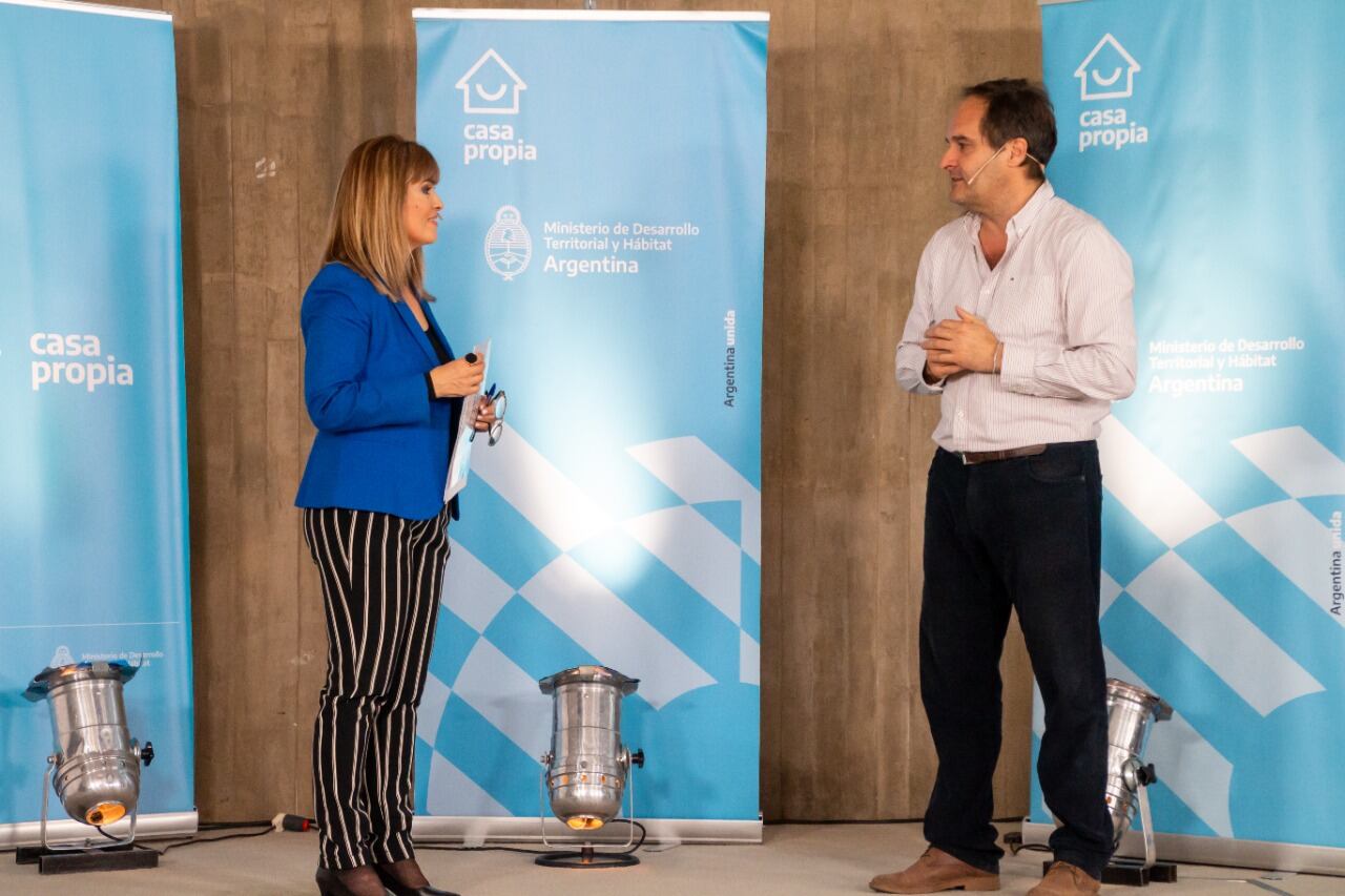 Un momento del sorteo por la TV Pública