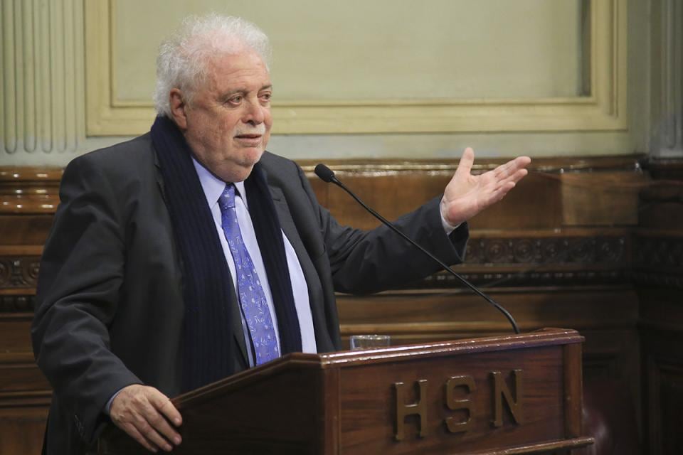 El ministro de Salud afirmó que defenderá los derechos de "los más débiles".