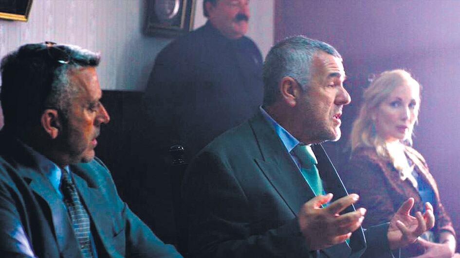 Dady Brieva cuenta frente a un juez la historia trágica del pibe con el pito más largo del pueblo.