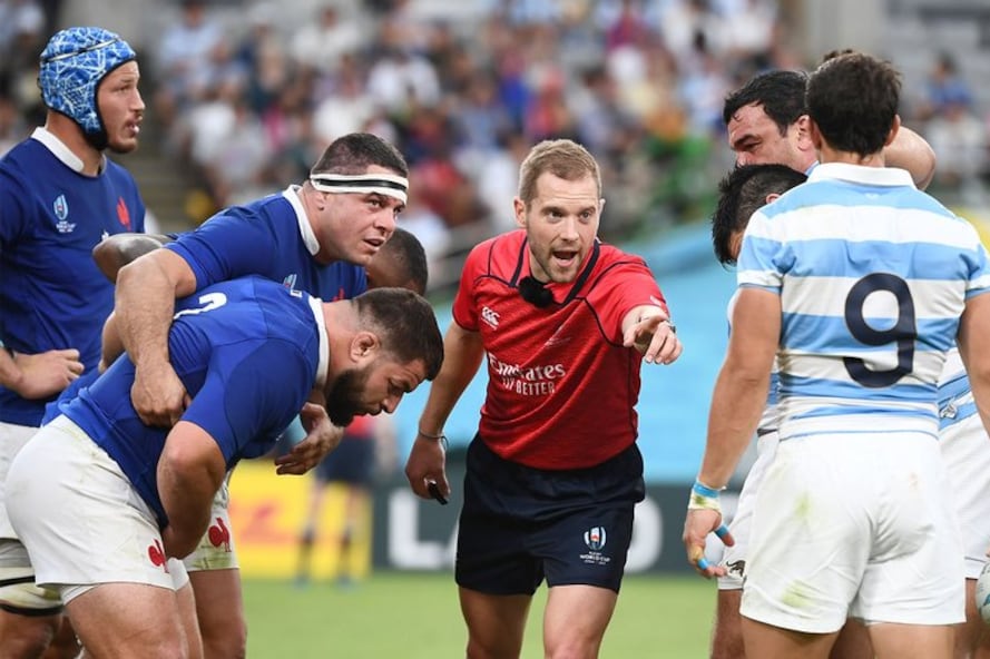 Angus Gardner, el árbitro australino cuestionado por Los Pumas.