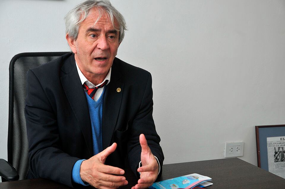 El mentor y docente de la Cátedra del Agua Aníbal Faccendini 