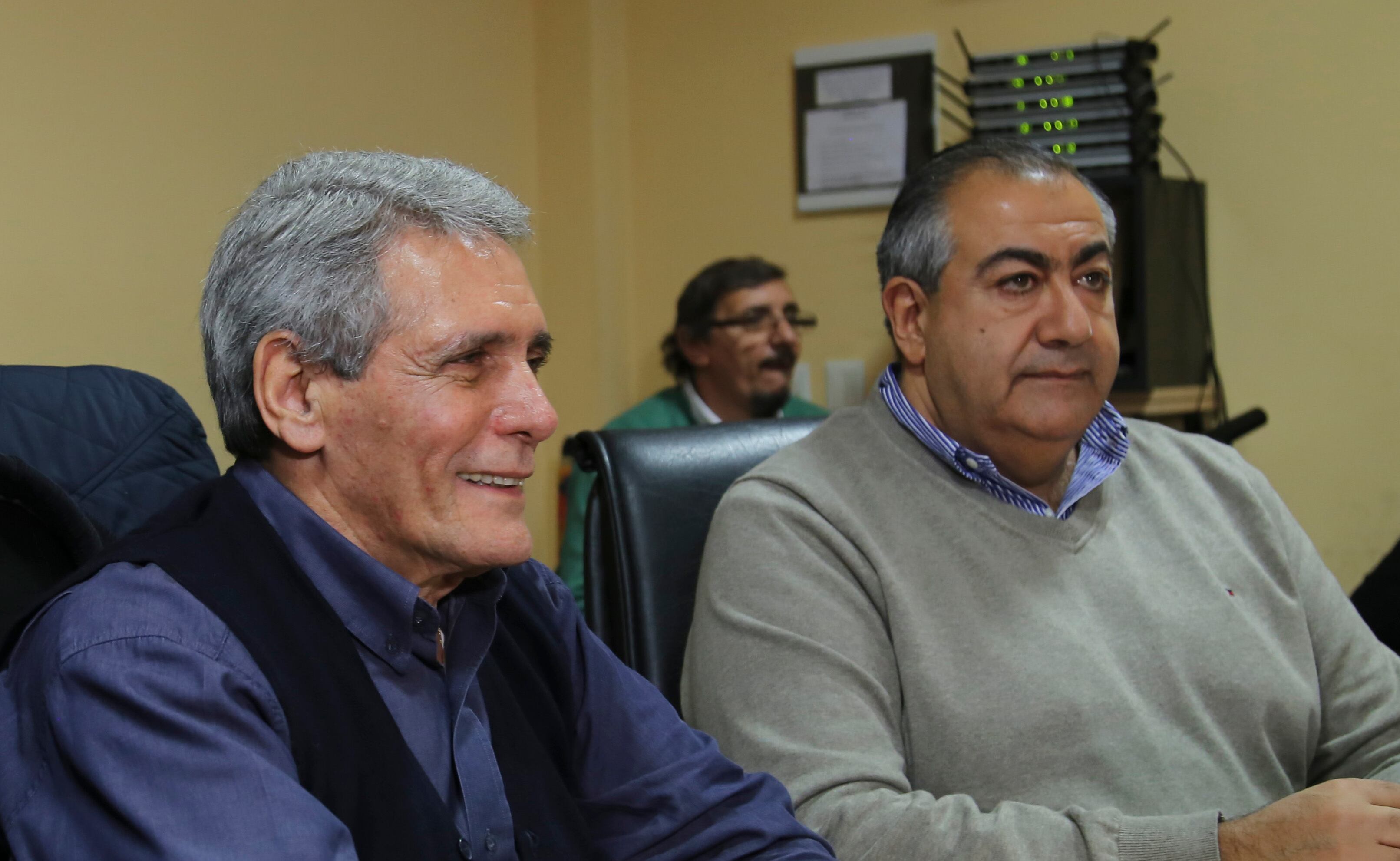 Los cosecretarios de la CGT, Carlos Acuña y Héctor Daer, analizarán la política económica del gobierno.