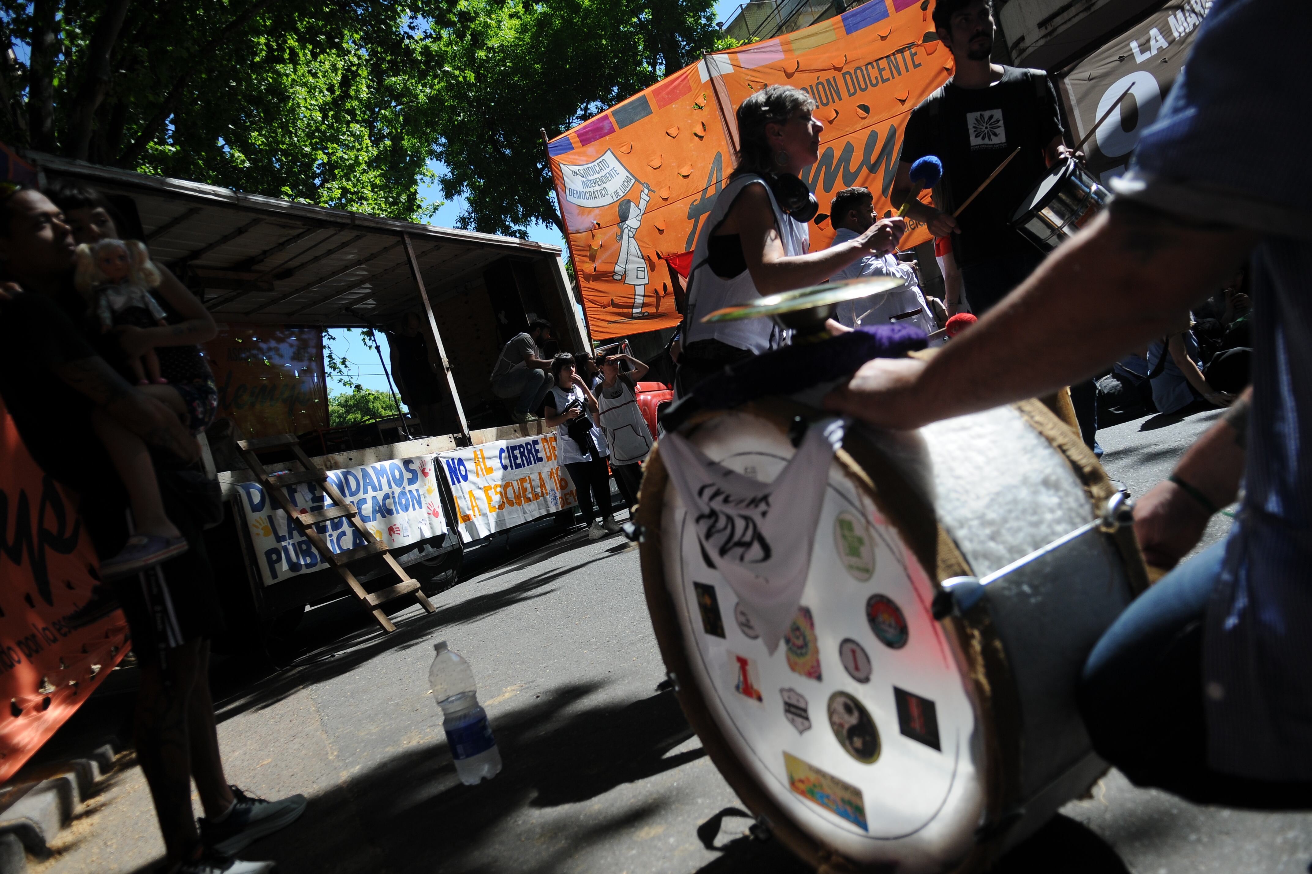 Una protesta callejera contra el cierre.