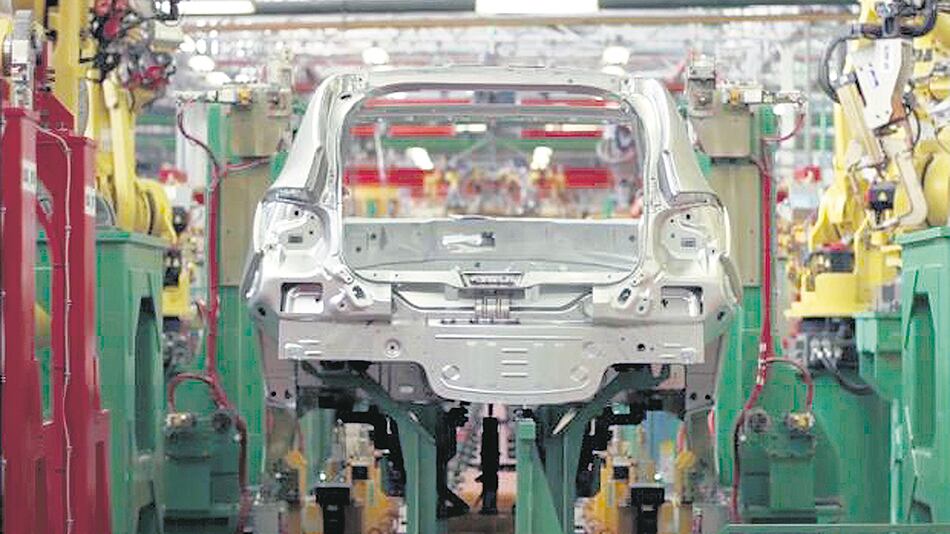 La industria se desplomó 13,2 por ciento en marzo y ratificó la continuidad de la crisis.