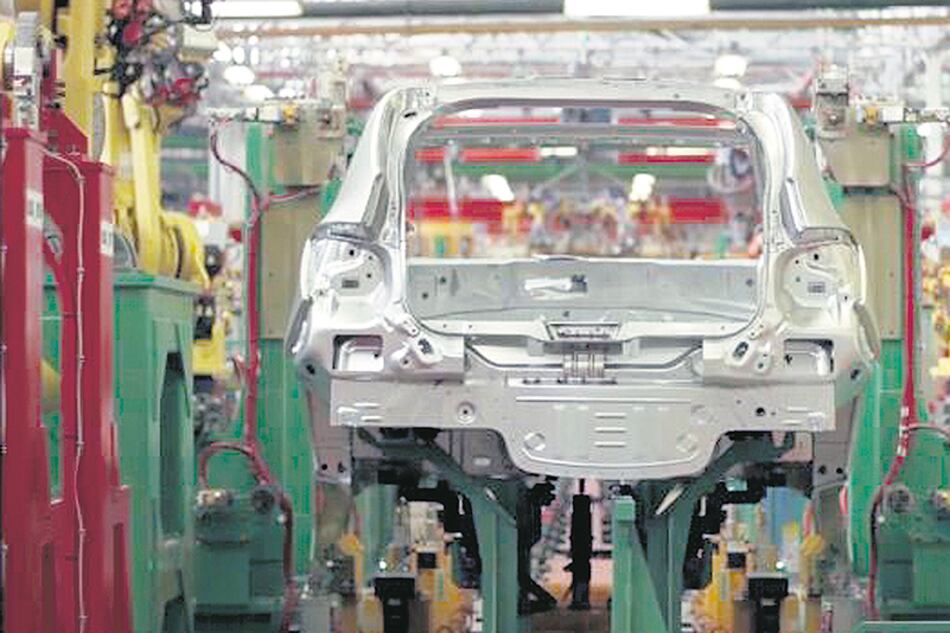 La industria se desplomó 13,2 por ciento en marzo y ratificó la continuidad de la crisis.