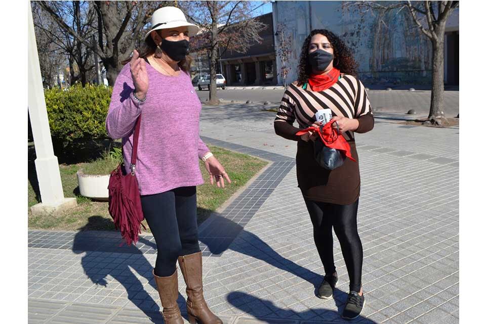 Tahiana Marrone y Reina Ibañez, candidatas a legisladoras nacionales.