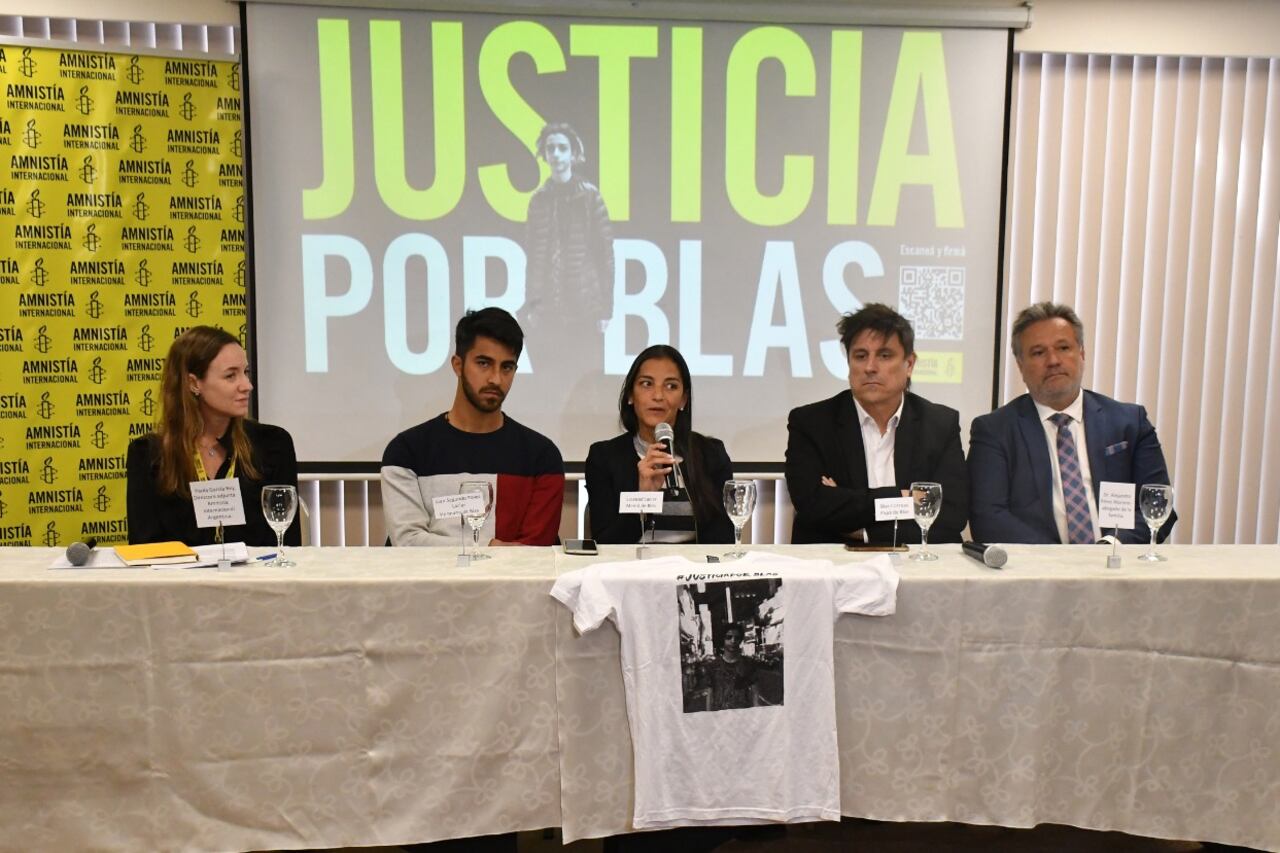 Soledad Laciar, madré de Valentino, en un panel en reclamo de justicia.