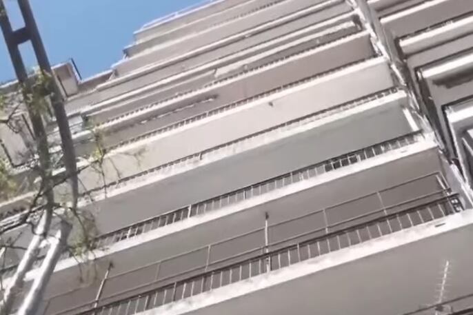 Se incendió un departamento de un edificio en Belgrano: una bebé y dos personas más fueron trasladadas a hospitales