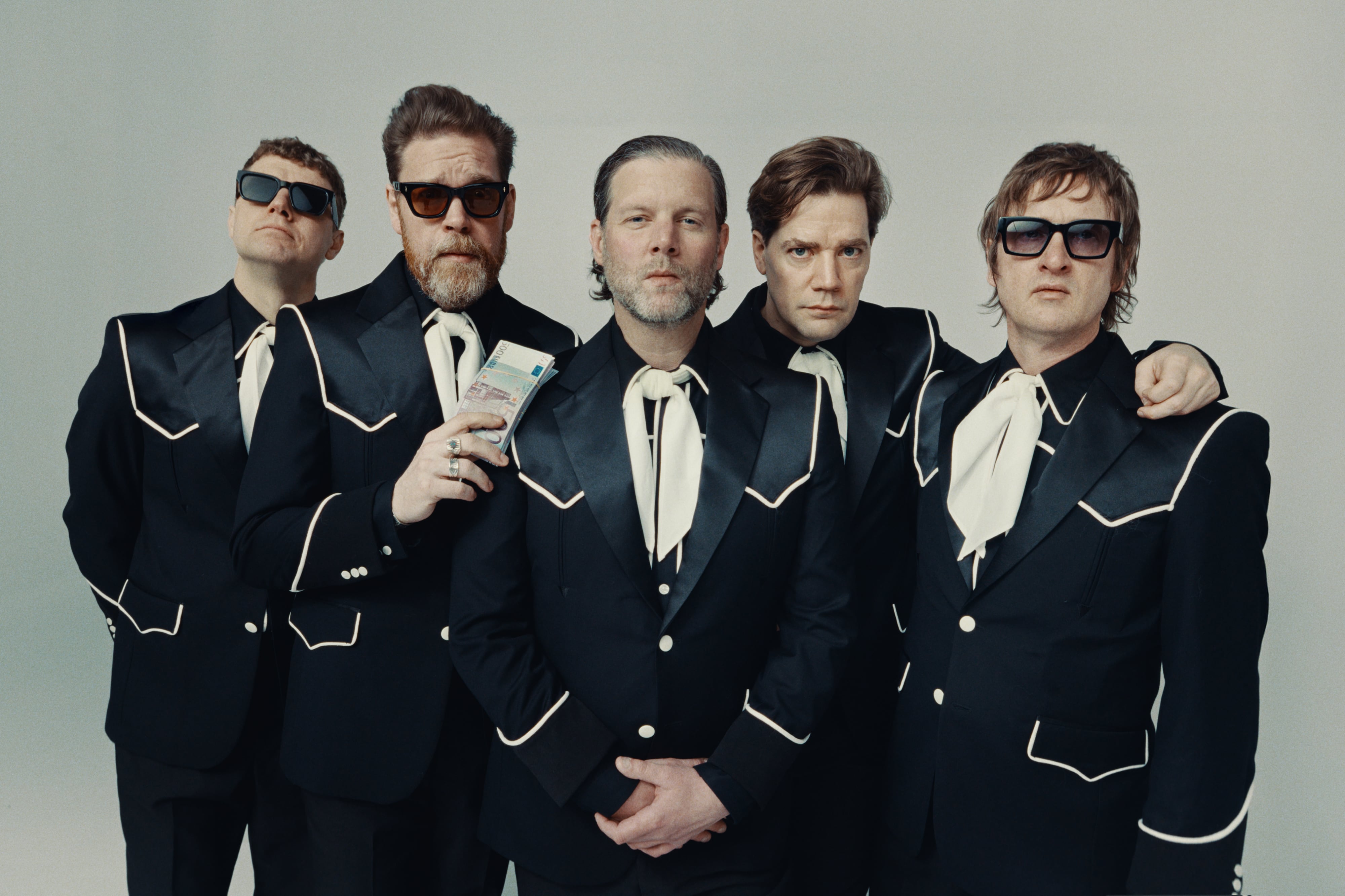 The Hives volverá a Buenos Aires el 1° de febrero de 2026, esta vez en Huracán. Imagen: Dean Bradshaw