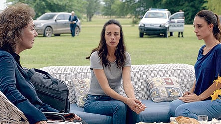 La Borges es el sol negro alrededor del cual giran los personajes de Bérénice Bejo y Martina Gusmán.