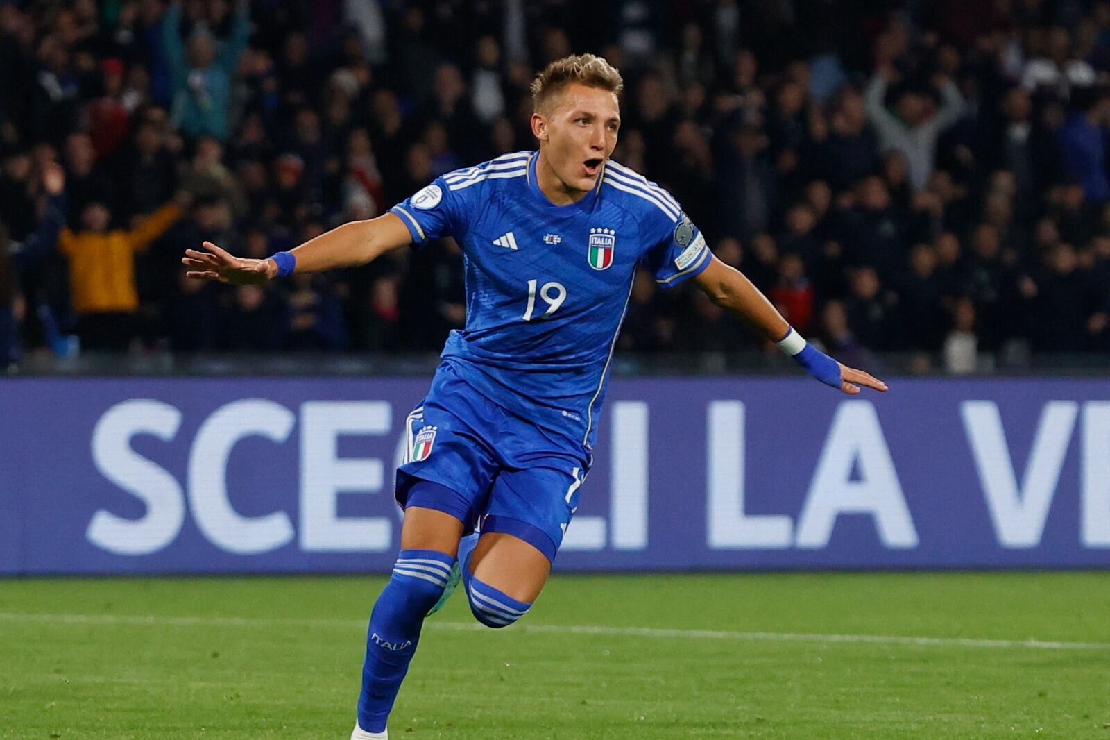 Mateo Retegui, crédito de Tigre, tuvo su bautizo en la red jugando en la Azzurra