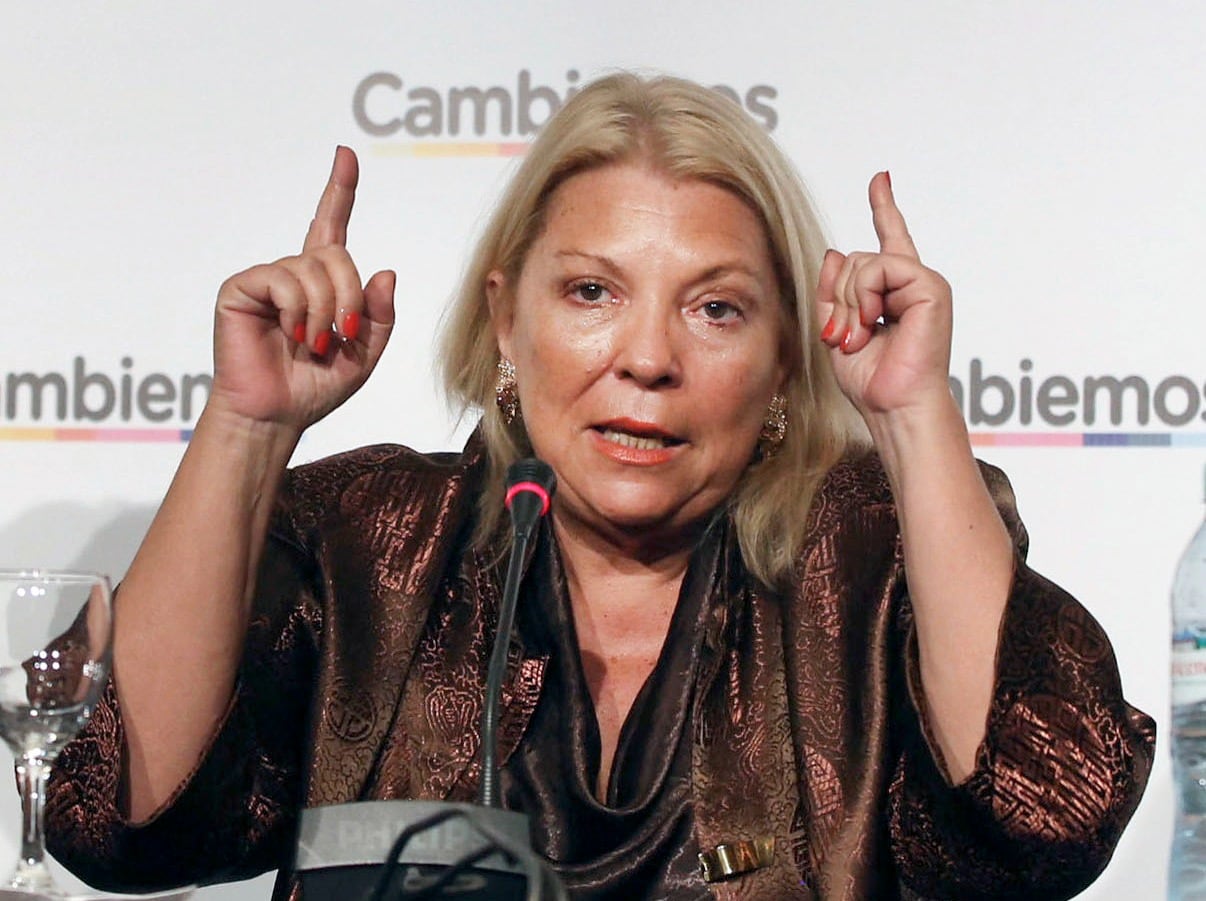 Carrió, de nuevo, con el outfit de candidata