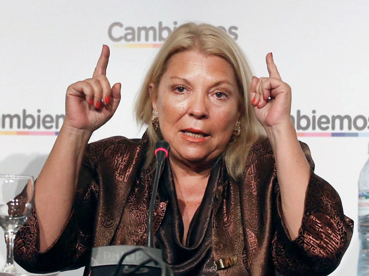 Carrió, de nuevo, con el outfit de candidata