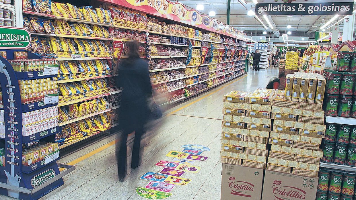 La caída de ventas en cantidades de mayo en supermercados (2,5 por ciento) más que duplicó a la de abril (1 por ciento).
