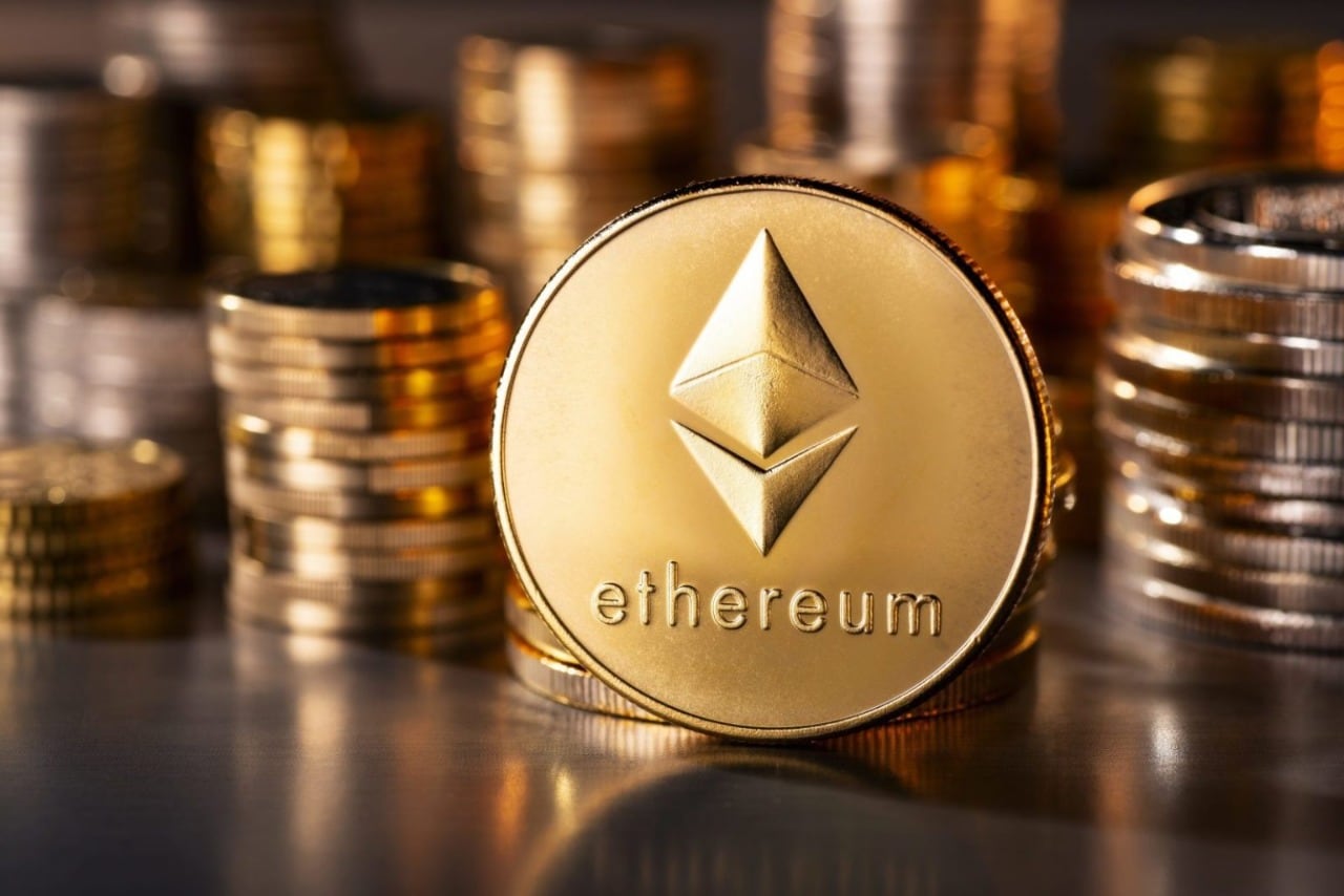 Hace un año el precio de ethereum era exactamente de 206 dólares. Esto equivale a una suba de 17 veces en 12 meses