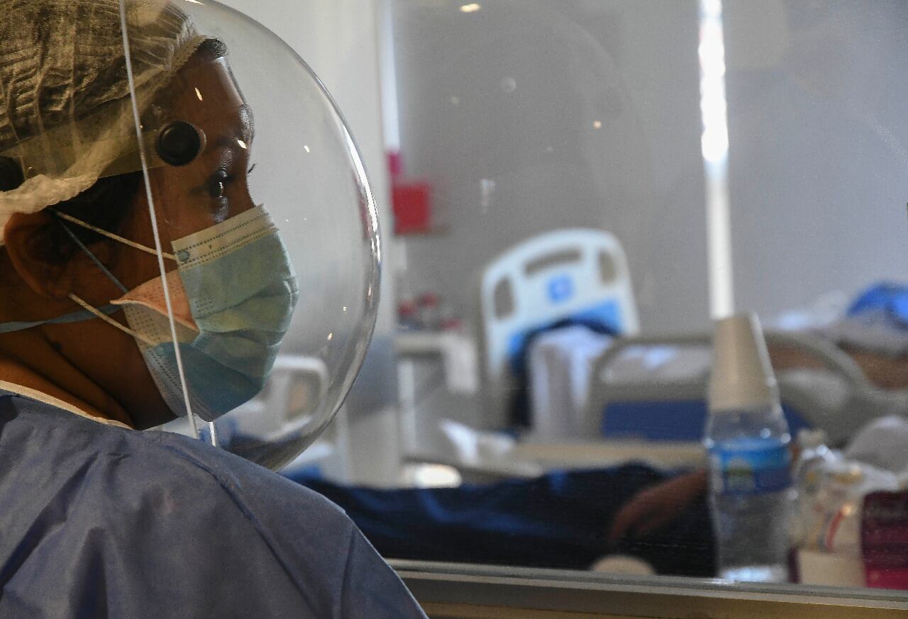 La Sociedad Argentina de Investigación Clínica señalaron que el país atraviesa una gravísima situación por la pandemia.