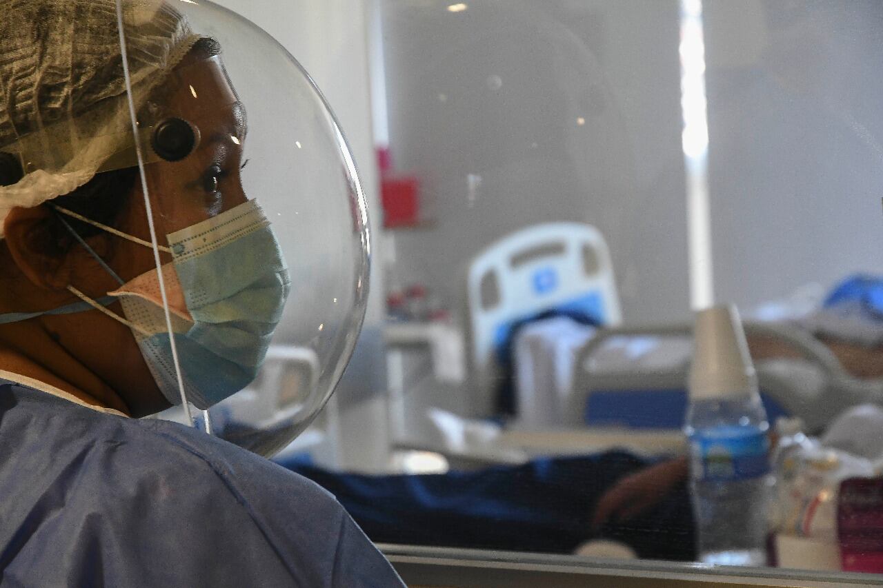 La Sociedad Argentina de Investigación Clínica señalaron que el país atraviesa una gravísima situación por la pandemia.