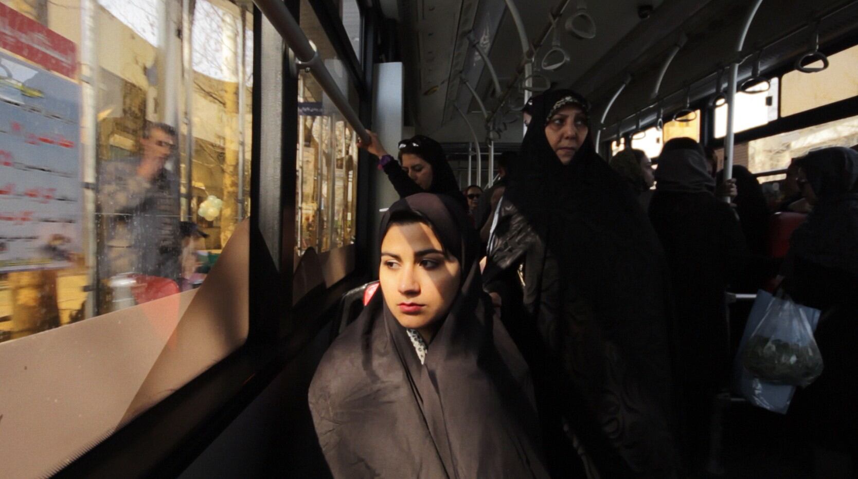 "And, Towards Happy Alleys", de la india Sreemoyee Singh, rodada en Irán.