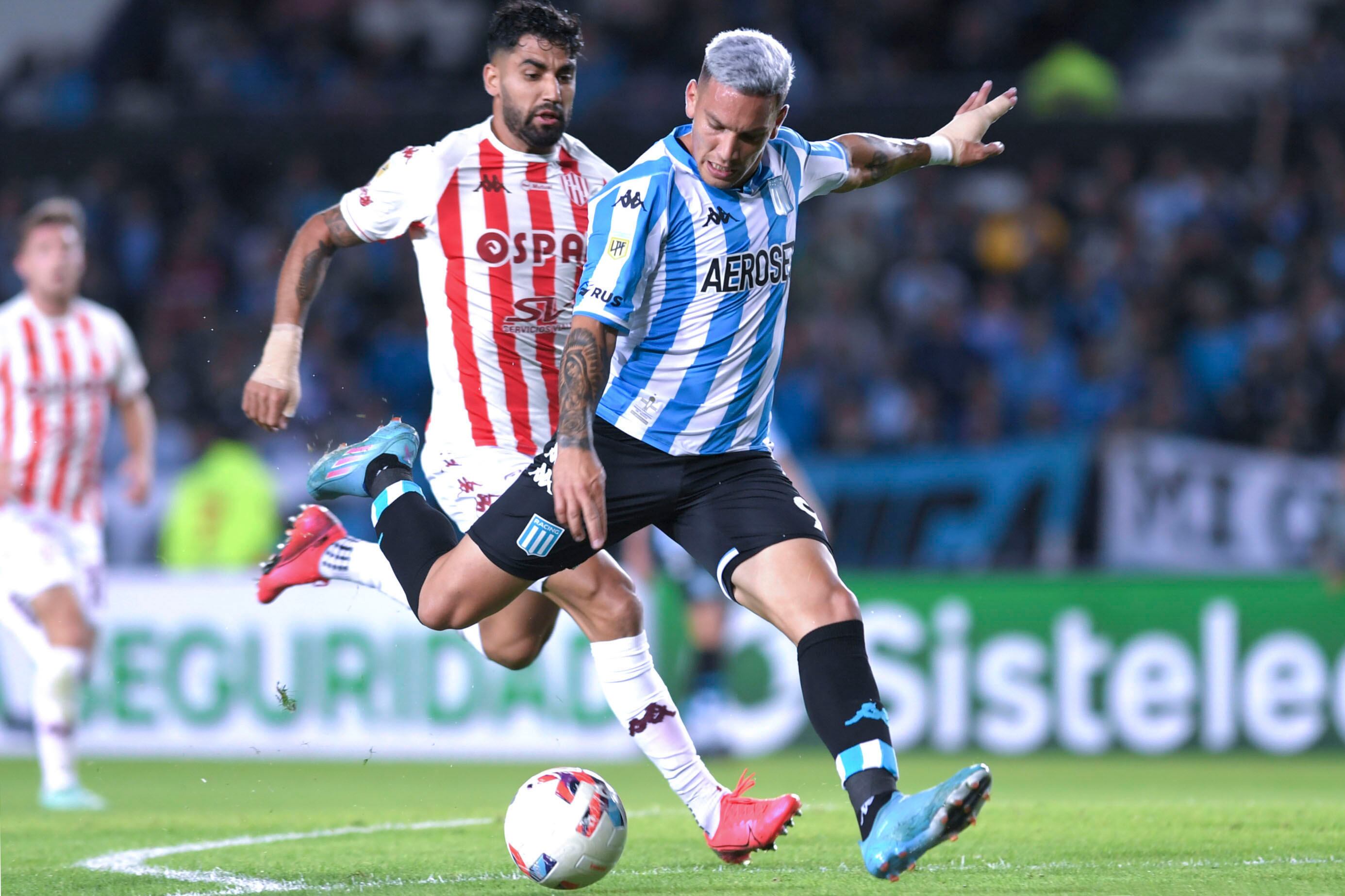 Enzo Copetti mantuvo su racha goleadora y le dio un nuevo triunfo a Racing