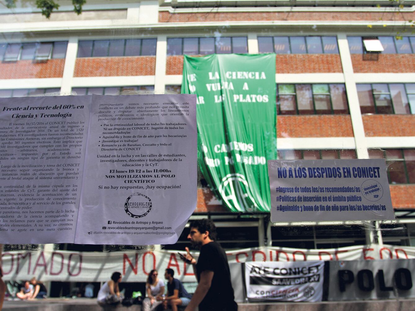 Cinco días duró la toma en la sede del Ministerio de Ciencia.