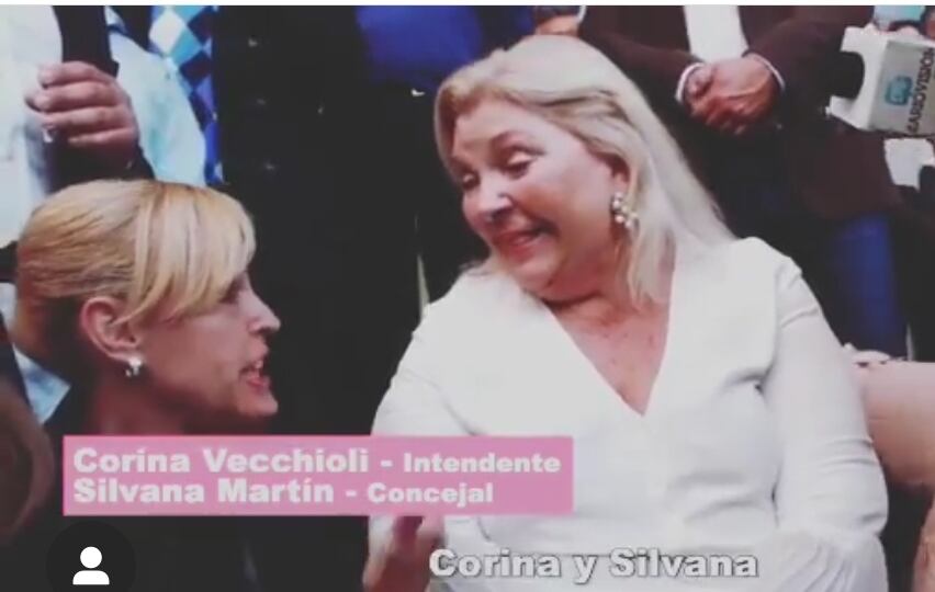 Corina Vecchioli junto a Elisa Carrió, quien respaldó su candidatura a intendenta de Rafaela.