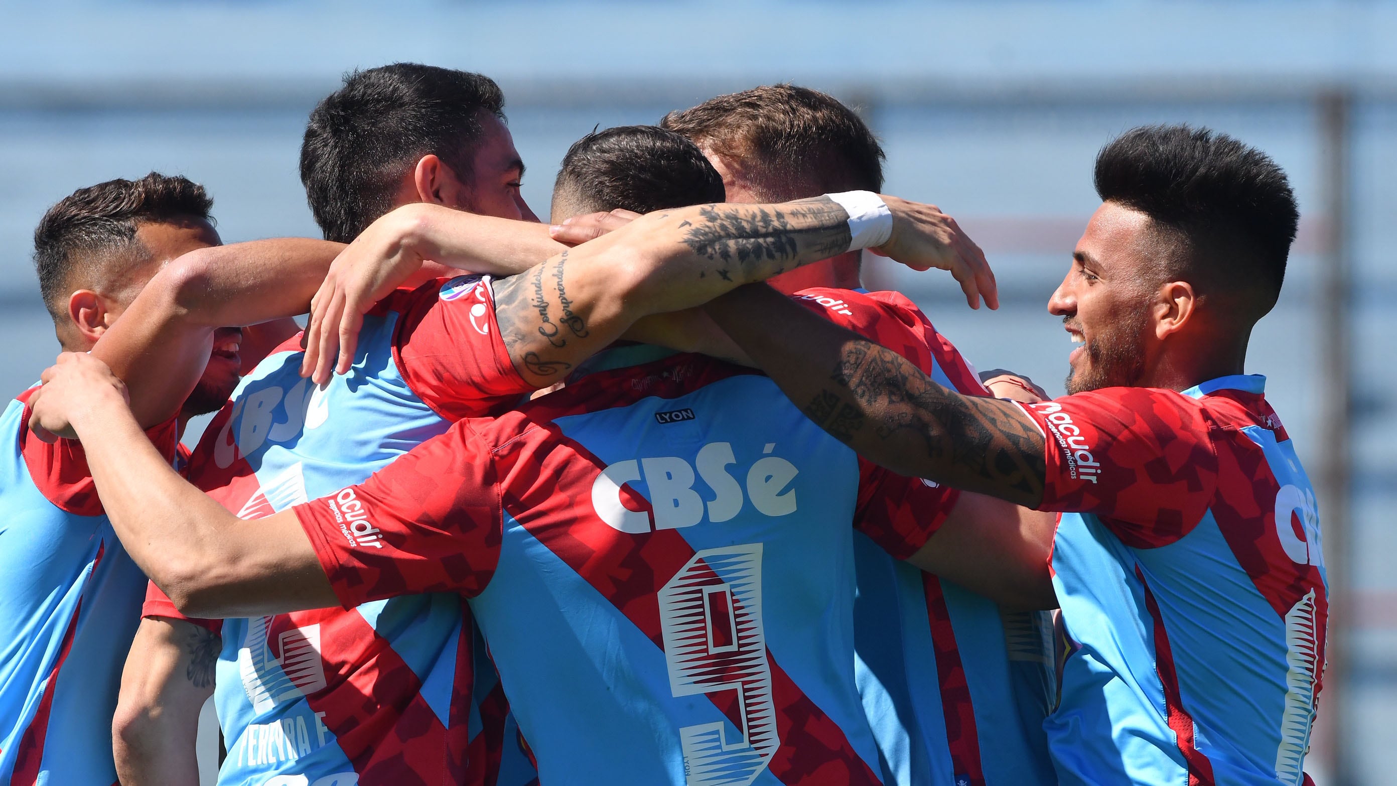 Los jugadores de Arsenal festejan uno de los goles.