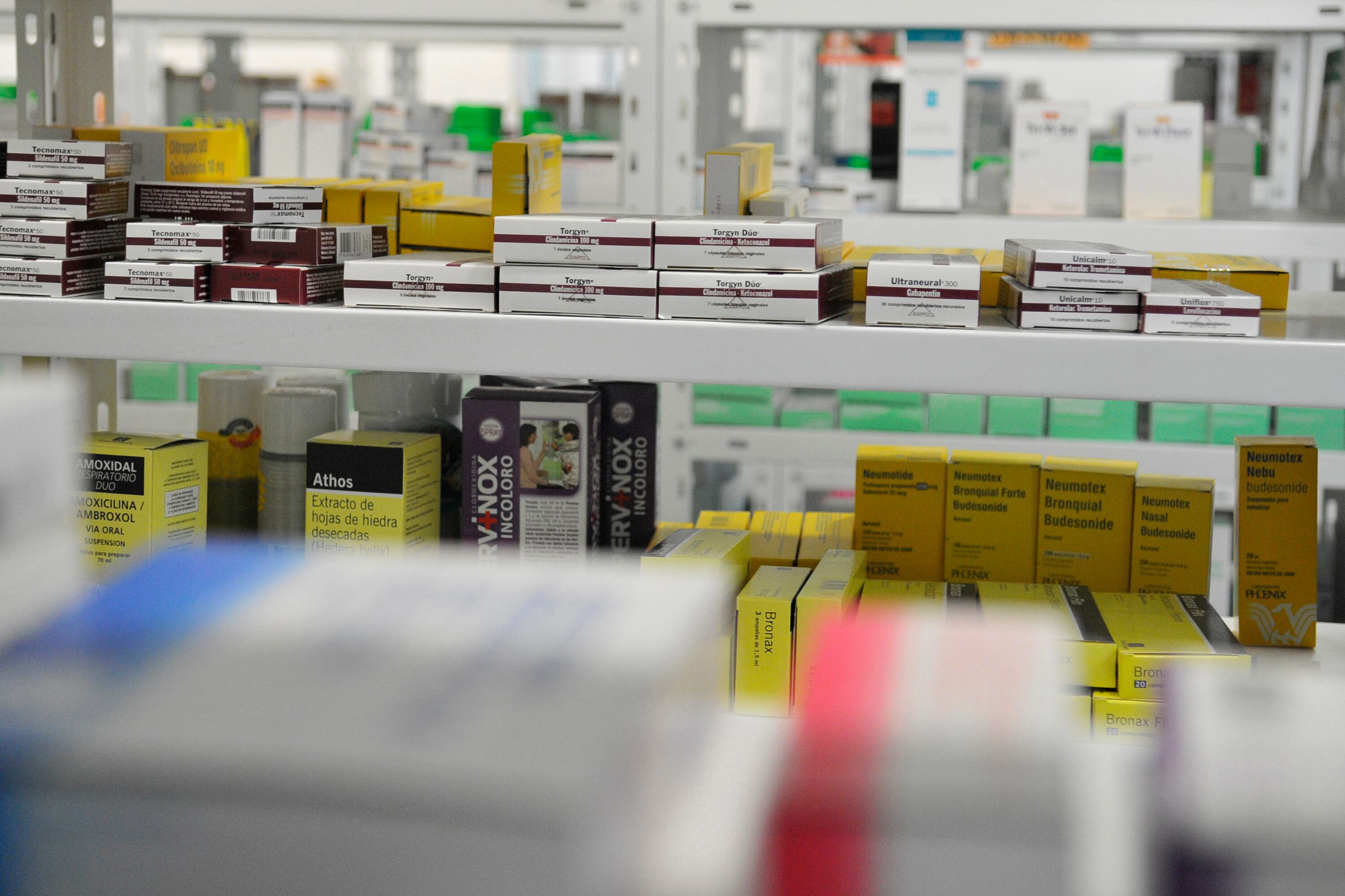 La Confederación y la Federación Farmacéutica presentaron un amparo contra la meida.