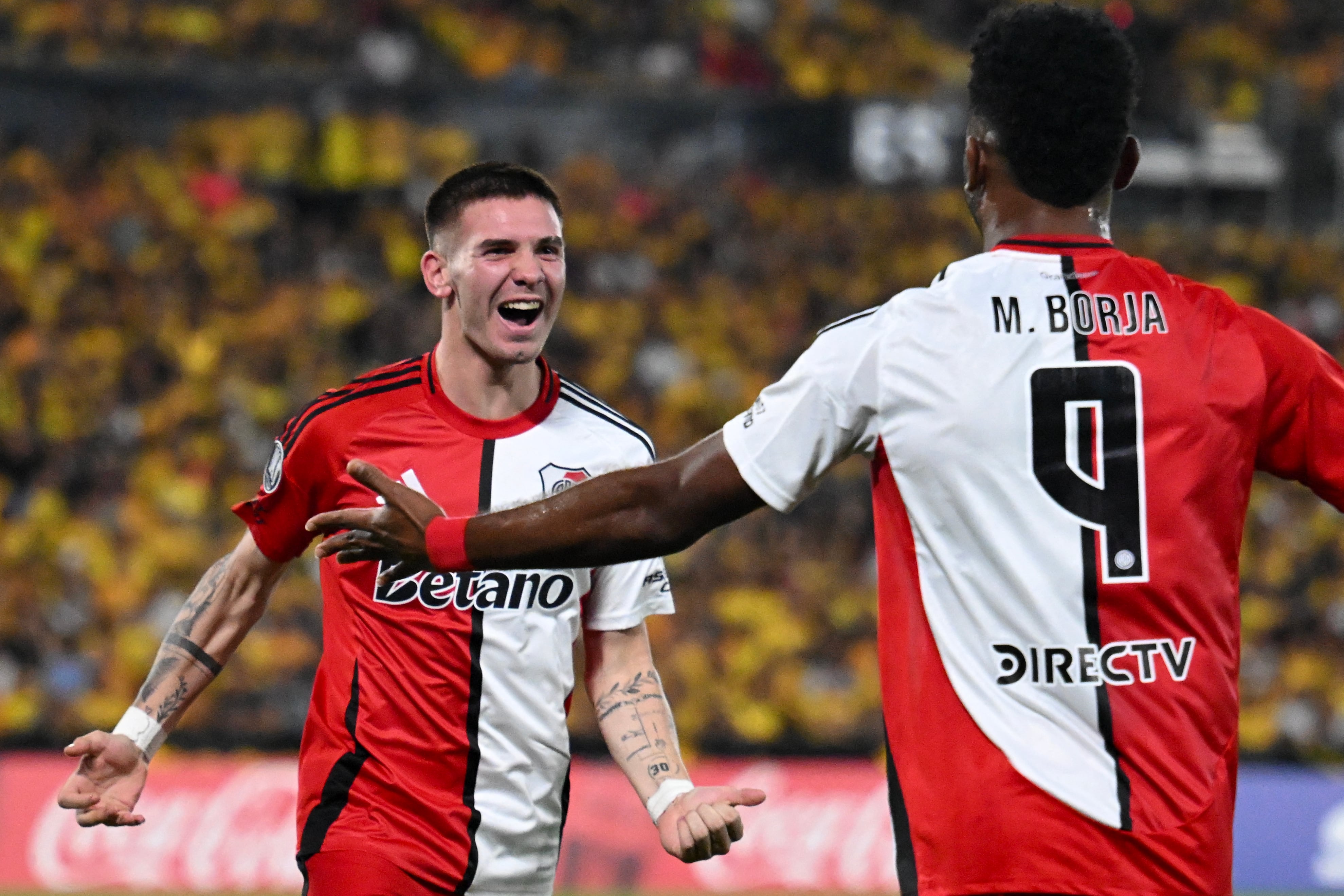 River metió tres en Ecuador y lidera el Grupo B
