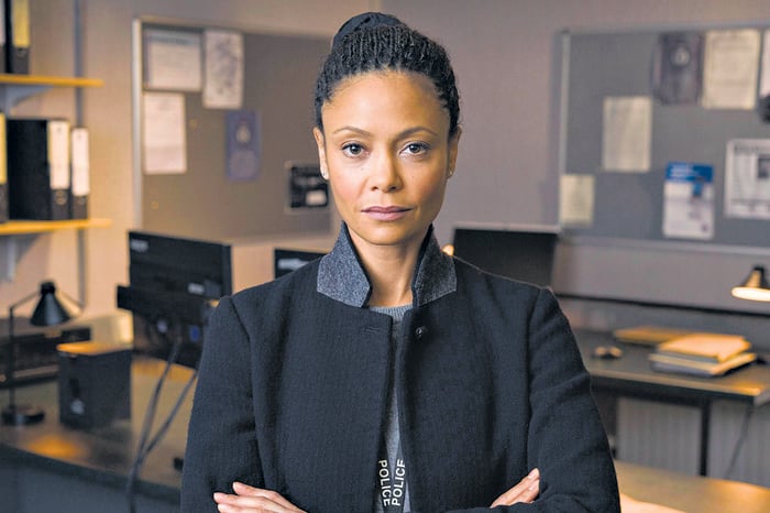 Newton ya ha aparecido en tanques de Hollywood como En busca de la felicidad, Misión Imposible II y 2012.