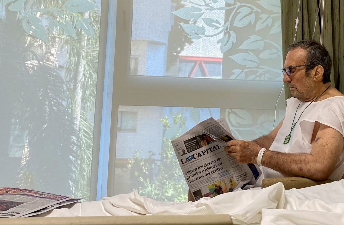 Este sábado le realizaron una transfusión de sangre.