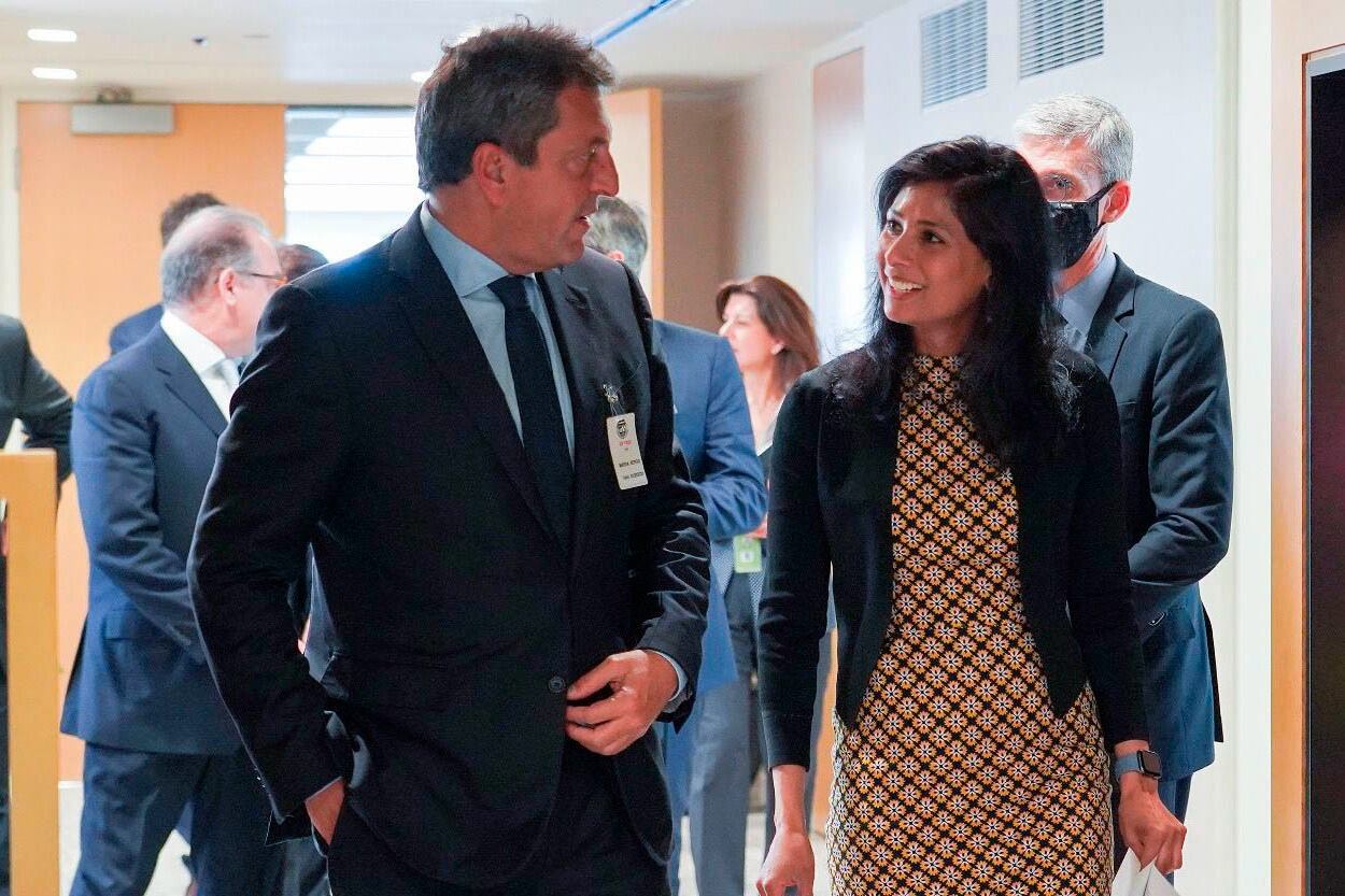 Serguio Massa con Gita Gopinat, en otros encuentros con autoridades del FMI