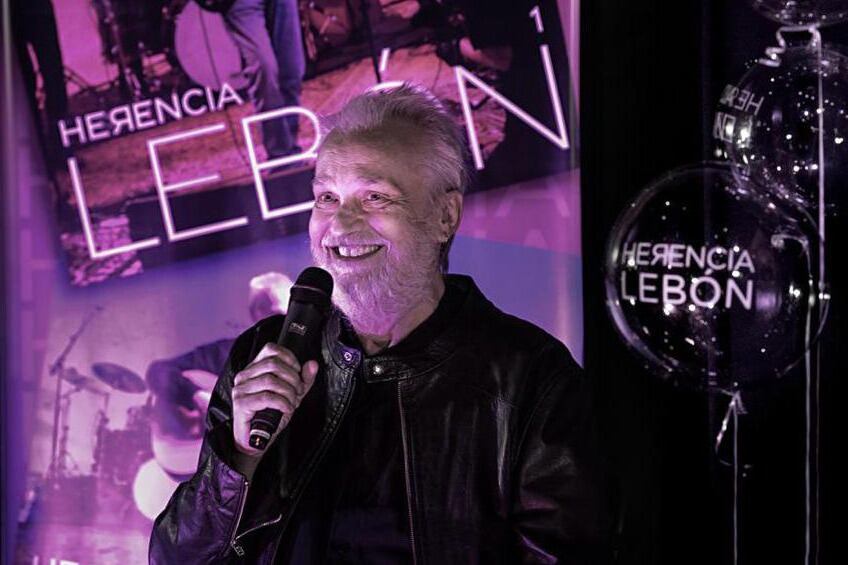 La película de Lebón incluye grandes versiones de "Noche de perros" y "Desarma y sangra".